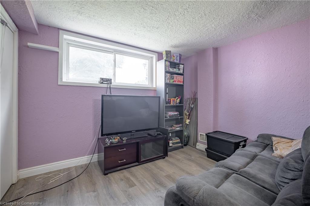 4553 Sussex Drive Property Photo 18