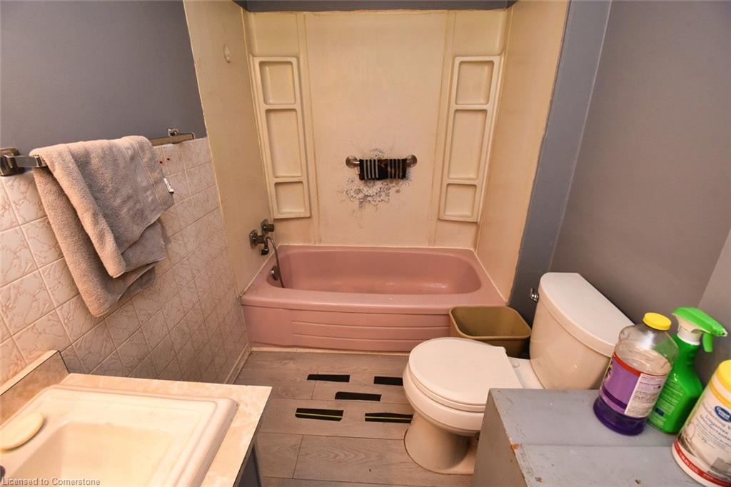 17 Craigroyston Road Property Photo 18