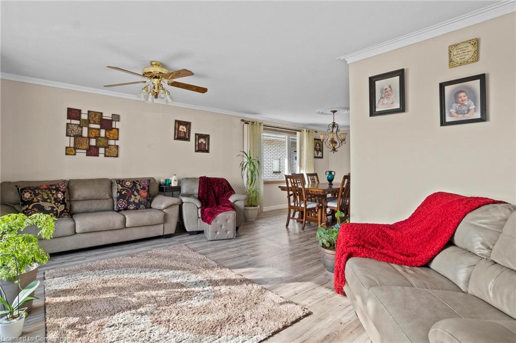121 Oak Street W Property Photo 11