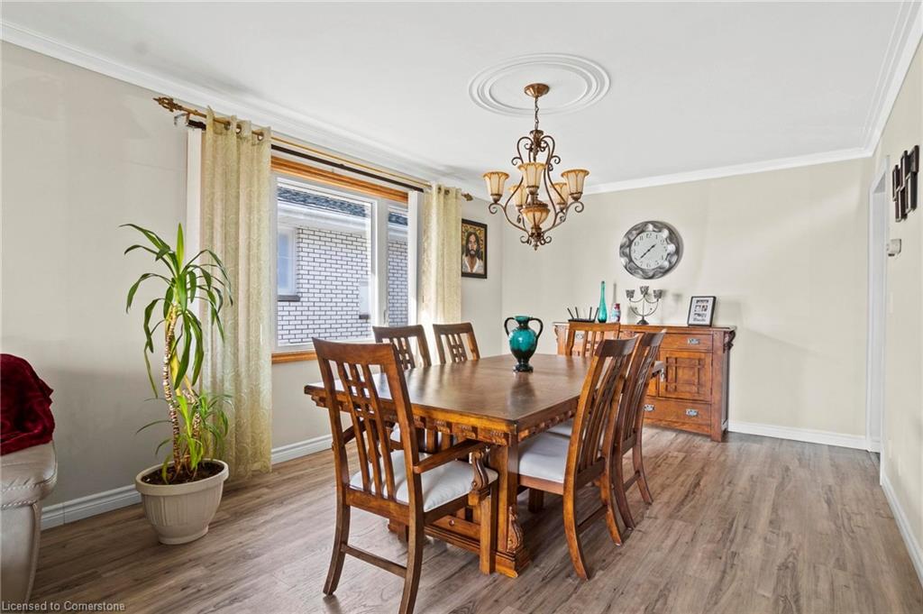 121 Oak Street W Property Photo 13