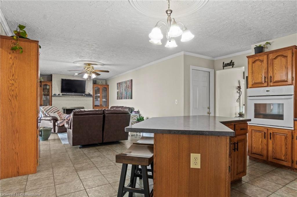 121 Oak Street W Property Photo 20