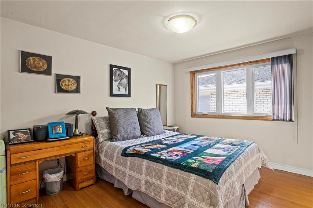 121 Oak Street W Property Photo 23