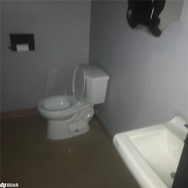 8-575 West Street S Property Photo 6