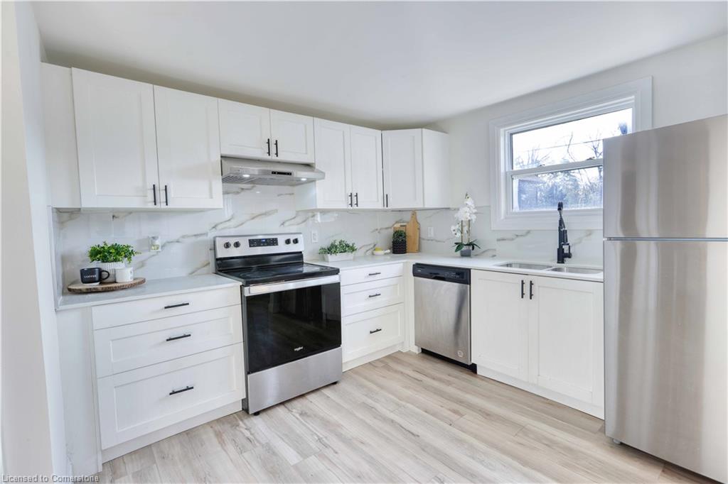 130 Clarence Street Property Photo 3