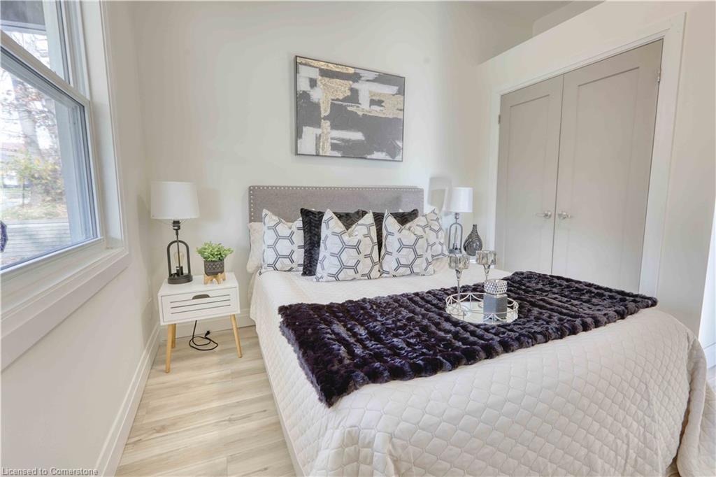 130 Clarence Street Property Photo 7