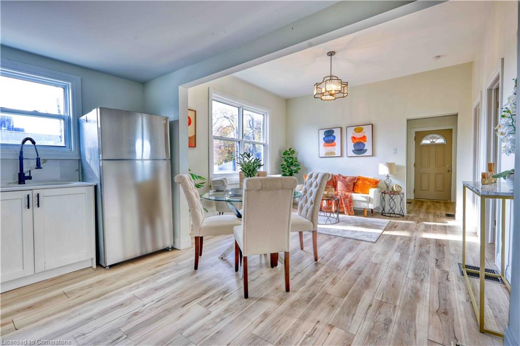 130 Clarence Street Property Photo 11