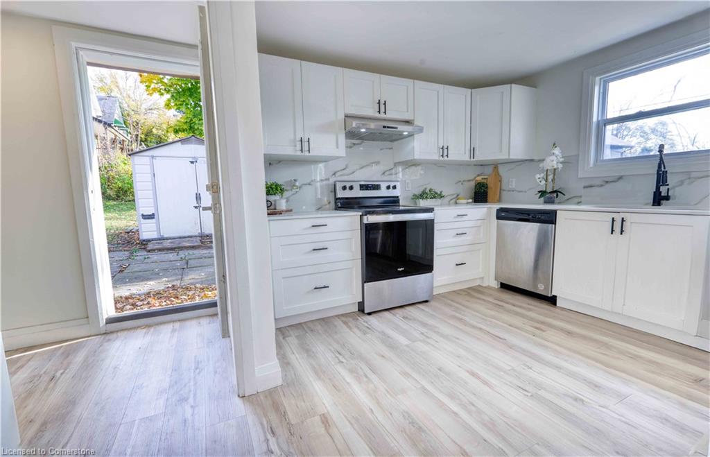 130 Clarence Street Property Photo 12
