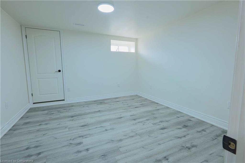130 Clarence Street Property Photo 14