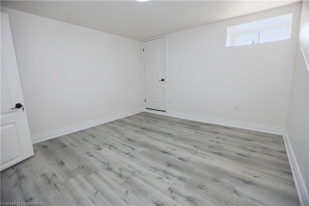 130 Clarence Street Property Photo 15