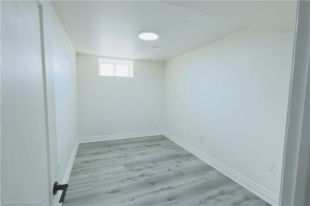 130 Clarence Street Property Photo 18