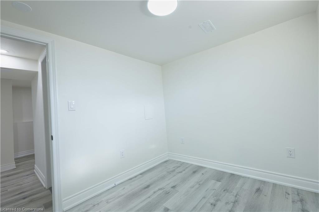130 Clarence Street Property Photo 25