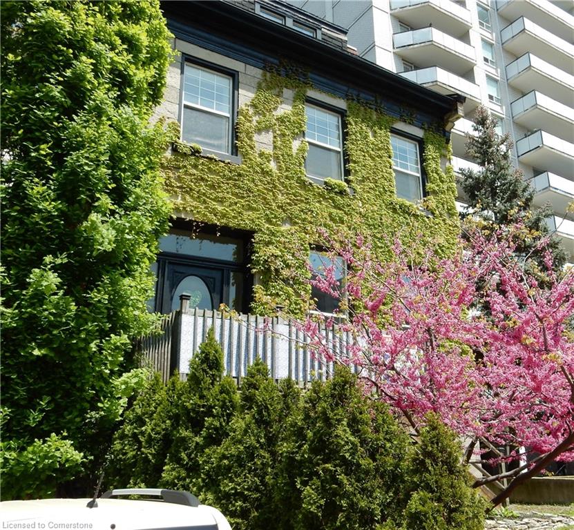 2-98 Duke Street Property Photo 2
