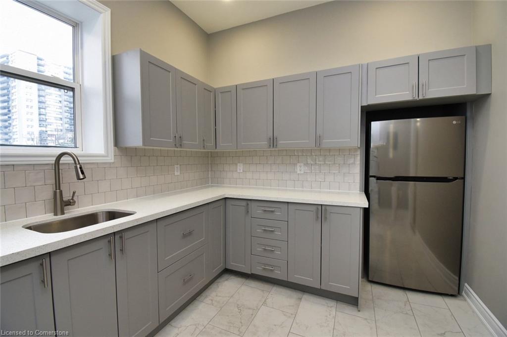 2-98 Duke Street Property Photo 10