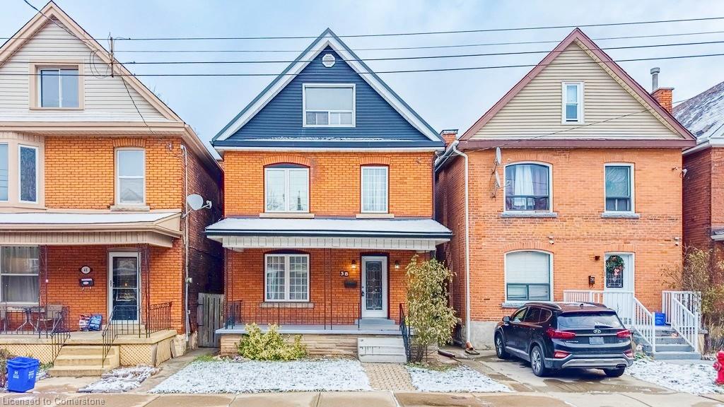 38 Fairleigh Avenue N Property Photo