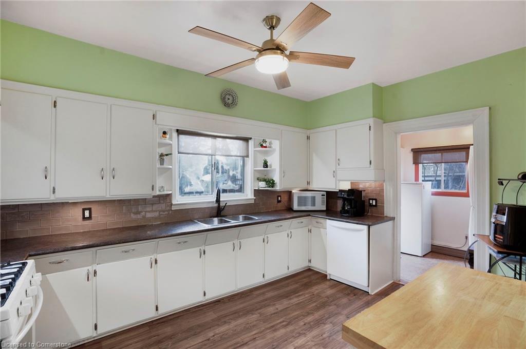 66 King Street E Property Photo 14