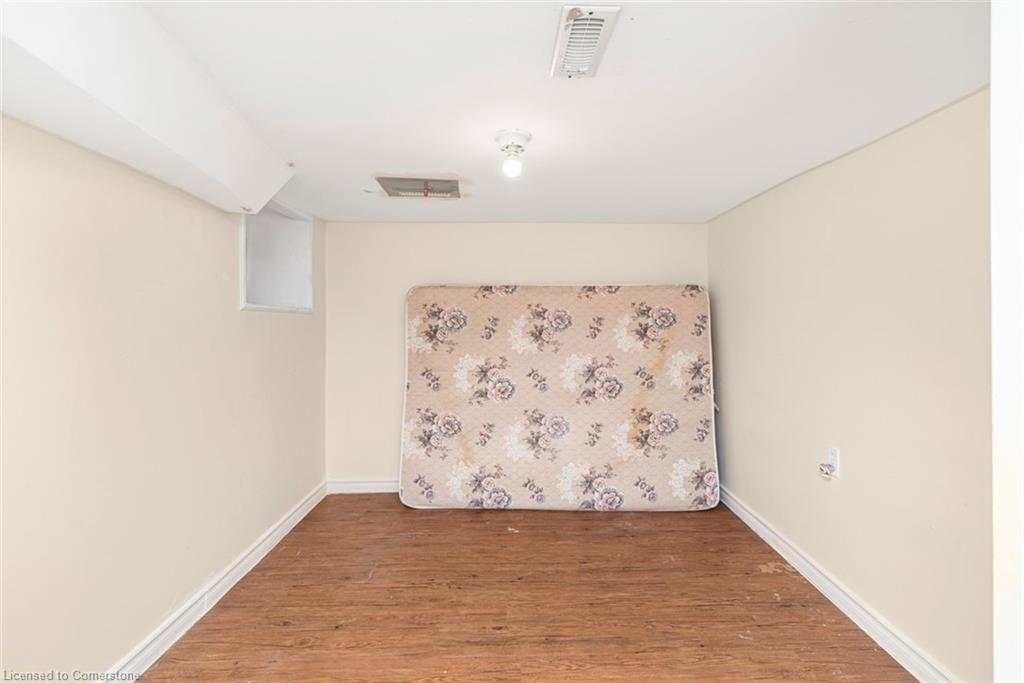 47 Clyde Street Property Photo 38
