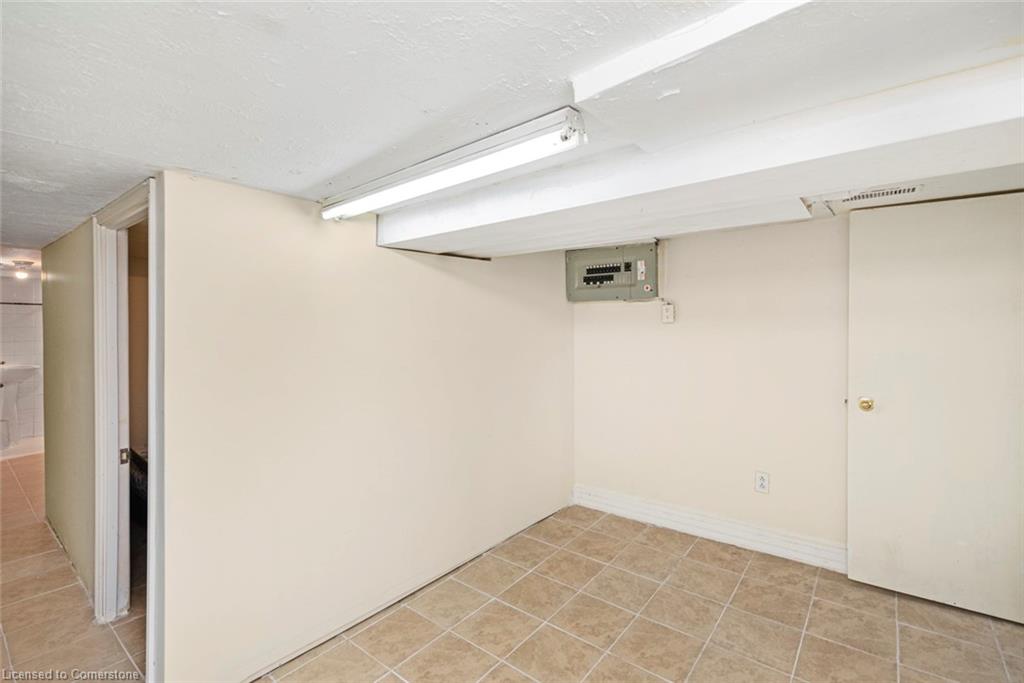 47 Clyde Street Property Photo 40