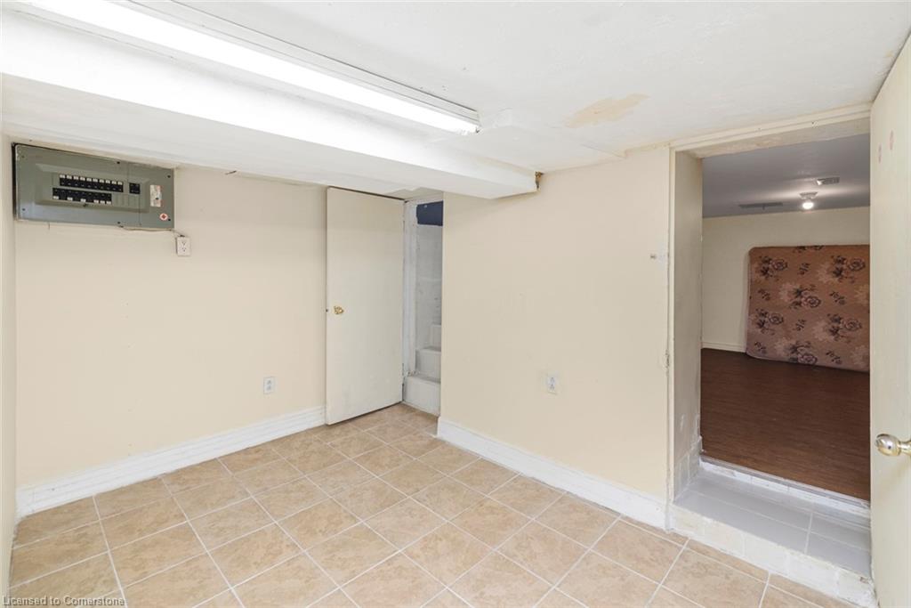 47 Clyde Street Property Photo 41