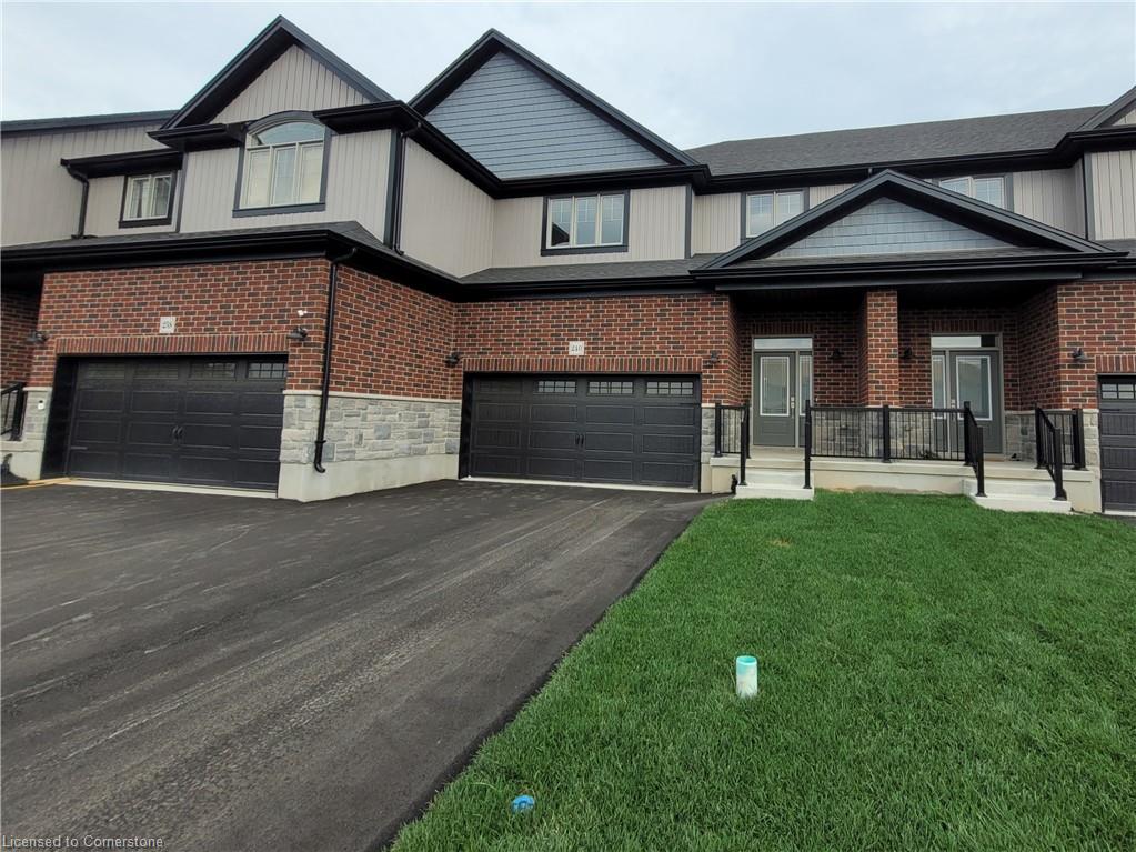 240 Applewood Street Property Photo 2