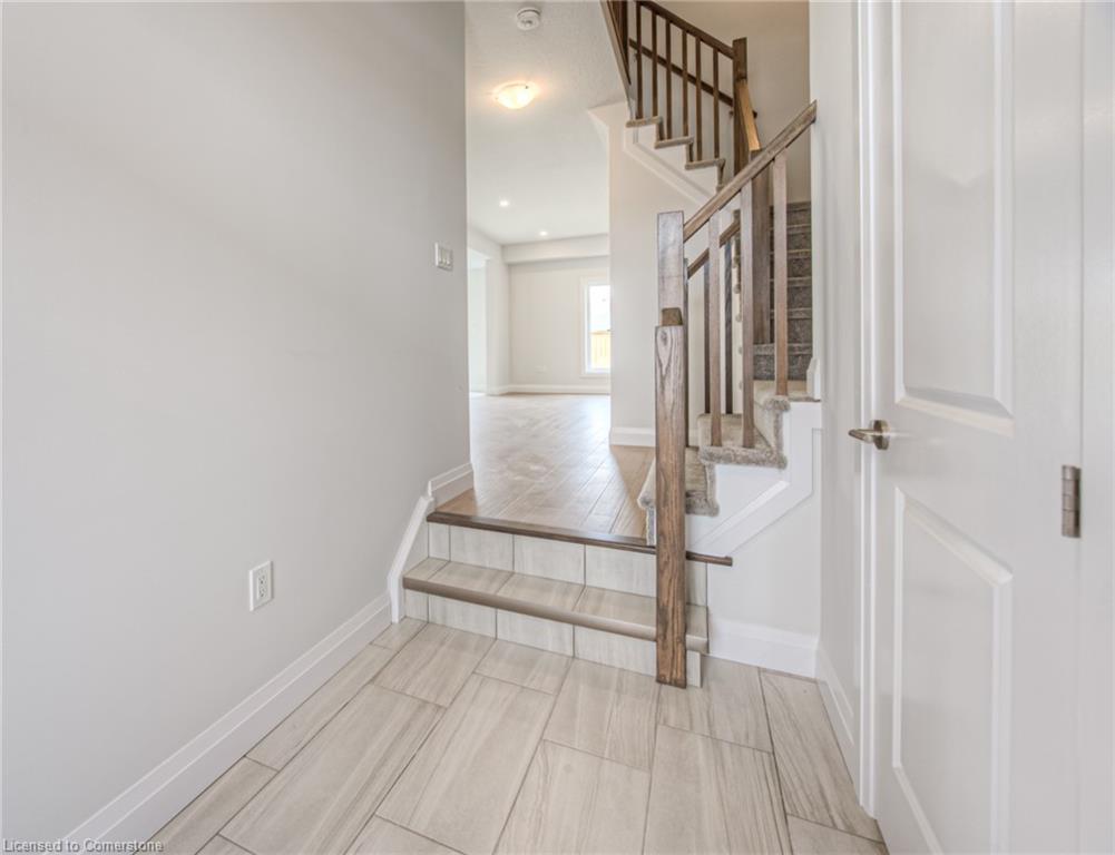240 Applewood Street Property Photo 4