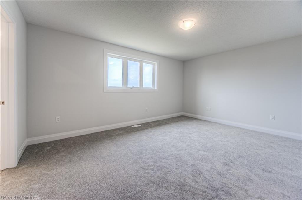 240 Applewood Street Property Photo 20