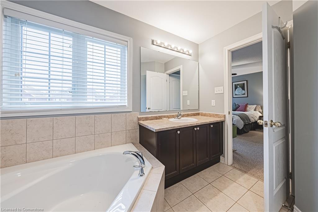 65 Glendarling Crescent Property Photo 13