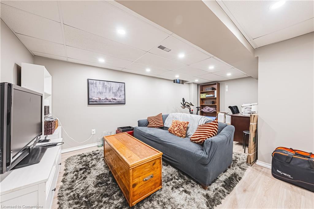 65 Glendarling Crescent Property Photo 18