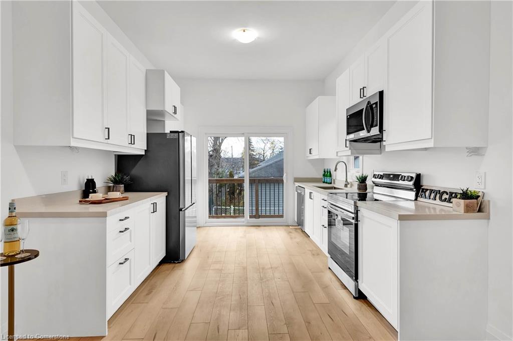182 Commercial Street Property Photo 14