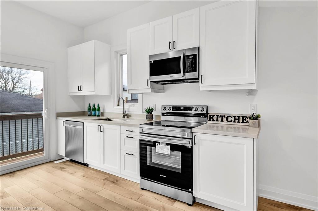 182 Commercial Street Property Photo 15