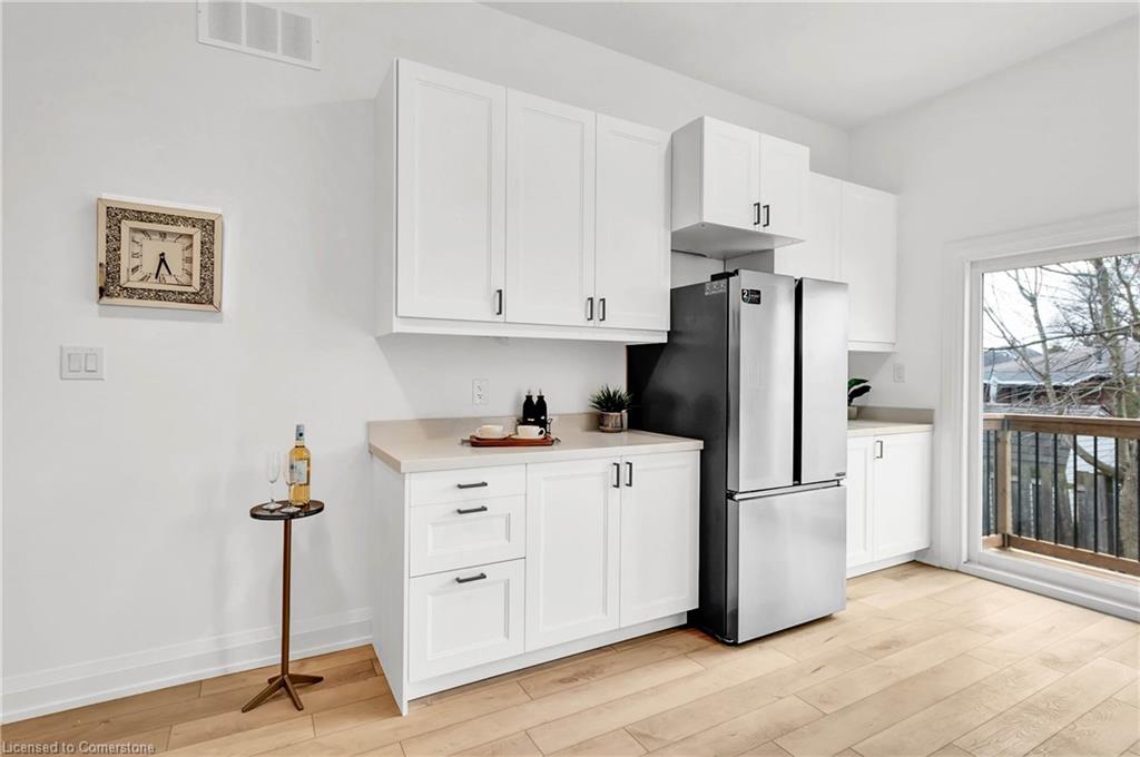 182 Commercial Street Property Photo 16