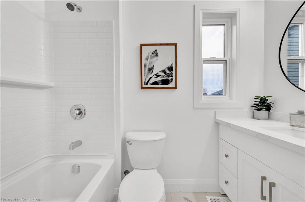 182 Commercial Street Property Photo 22