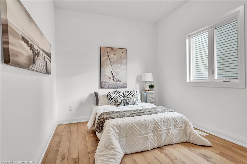 182 Commercial Street Property Photo 23