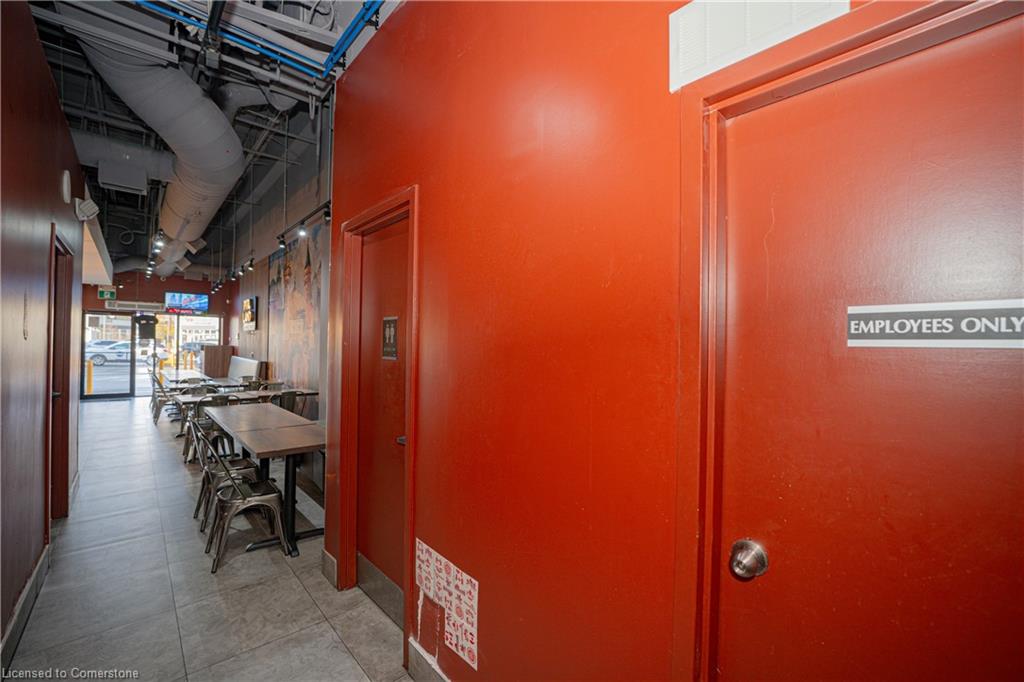 60-1685 Main Street W Property Photo 23