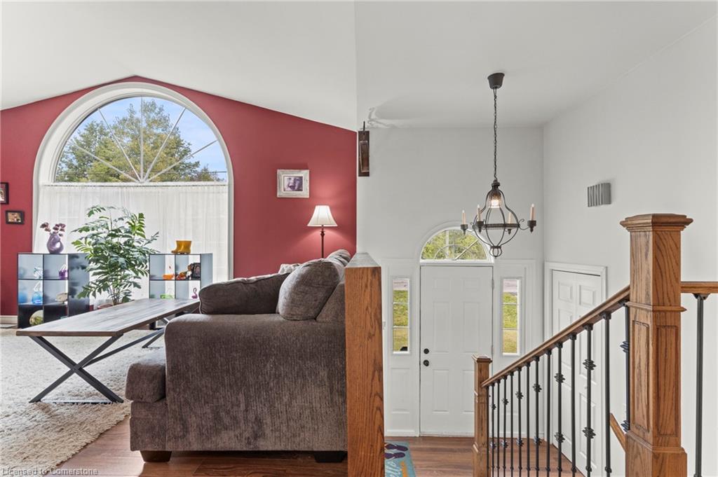 550 Albany Street Property Photo 7