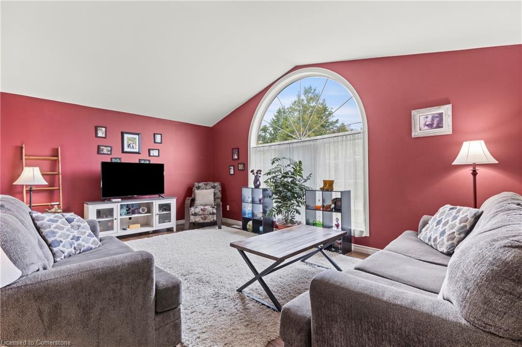 550 Albany Street Property Photo 8