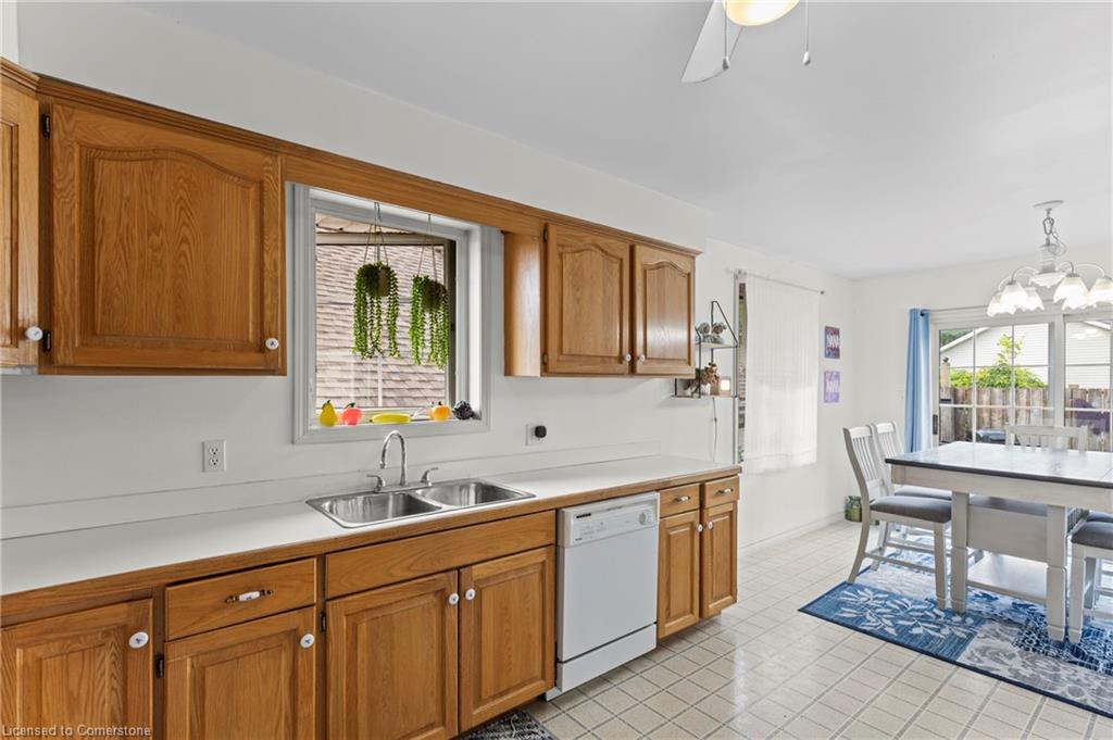 550 Albany Street Property Photo 18