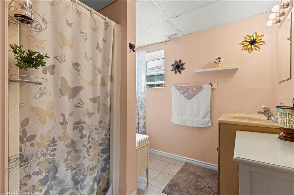 550 Albany Street Property Photo 35