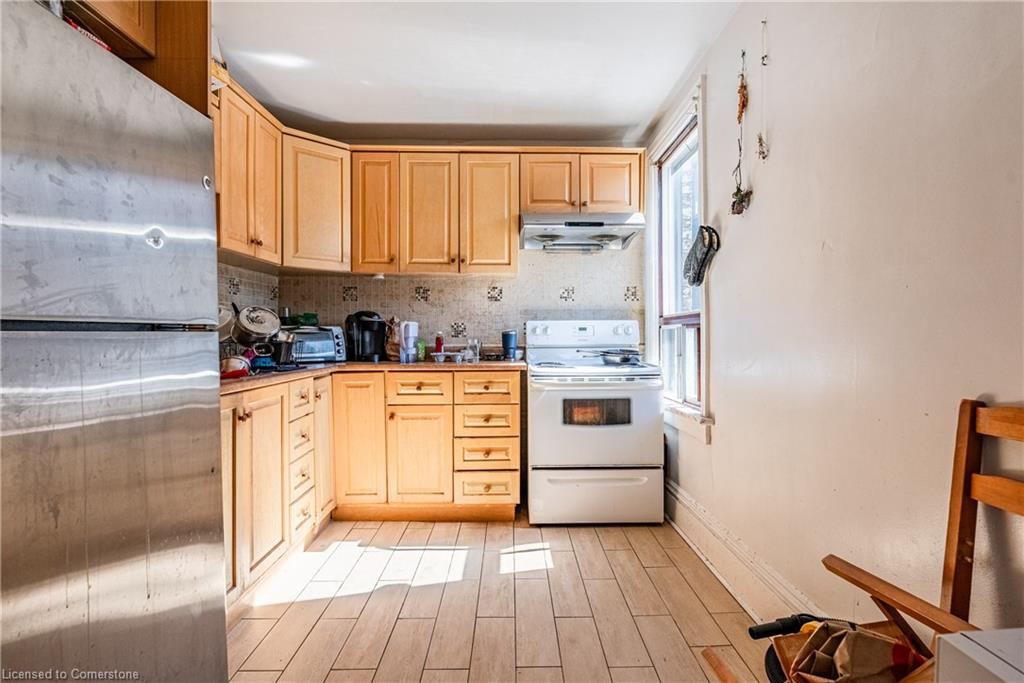 55 Cannon Street W Property Photo 4