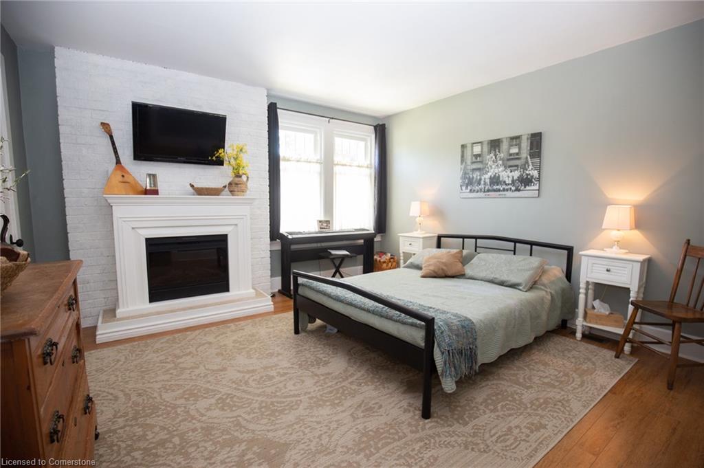 220 First Avenue Property Photo 27