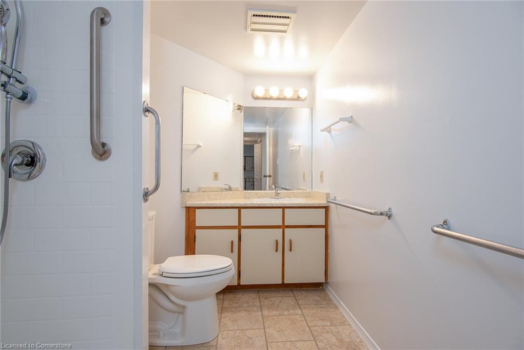 207-384 Erb Street W Property Photo 27