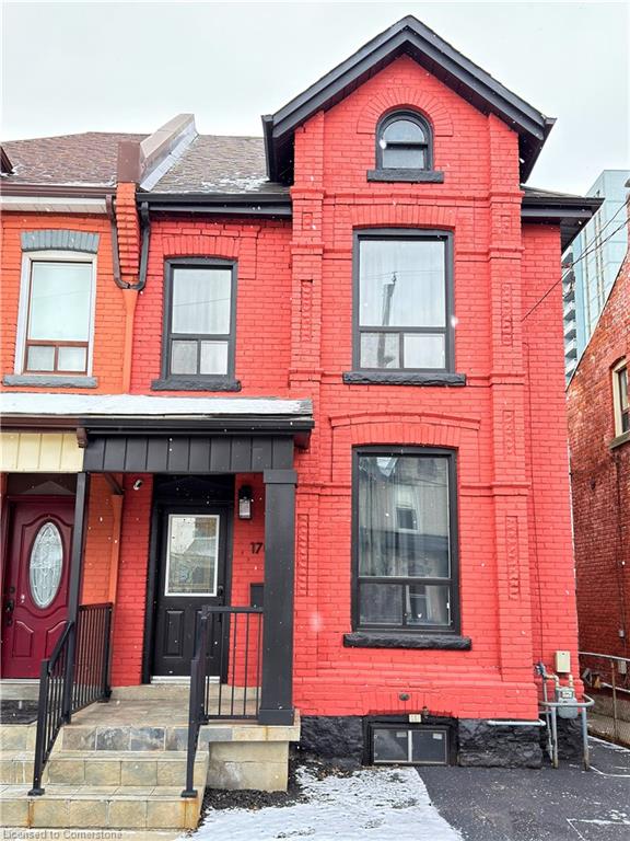 170 Ray Street N Property Photo
