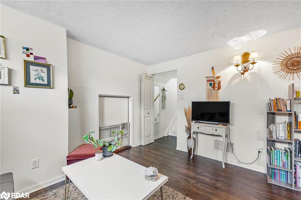 12 Curtiss Court Property Photo 31