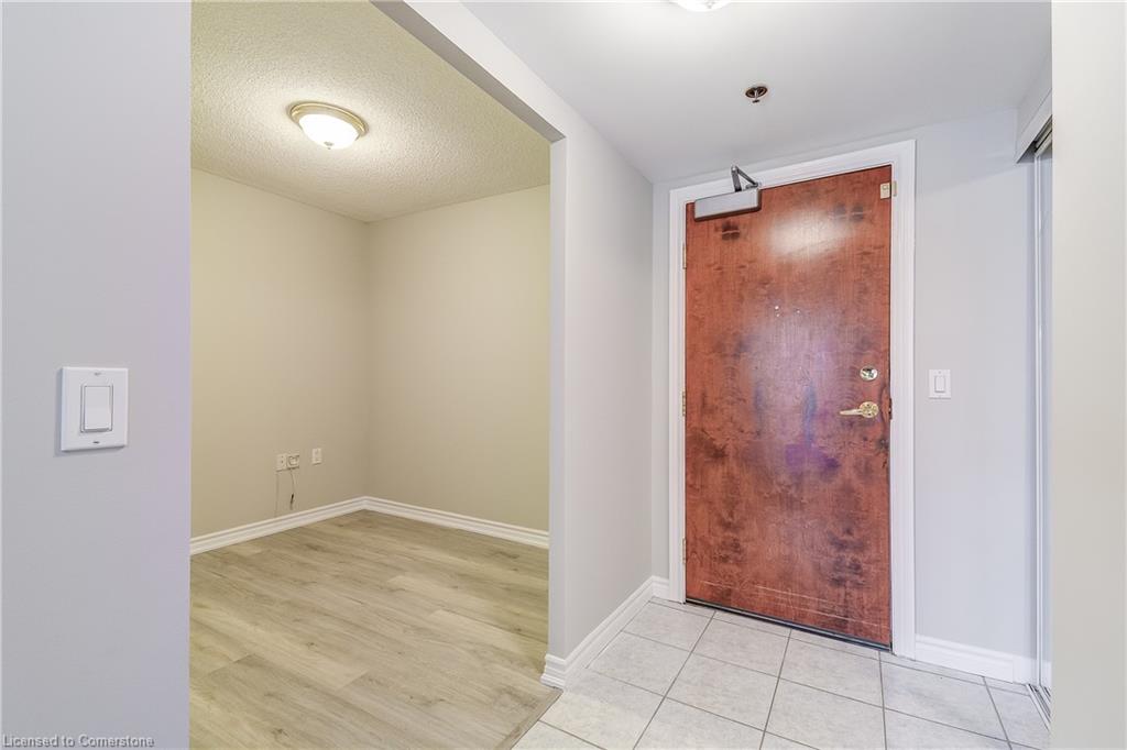 1208-100 Burloak Drive Property Photo 3