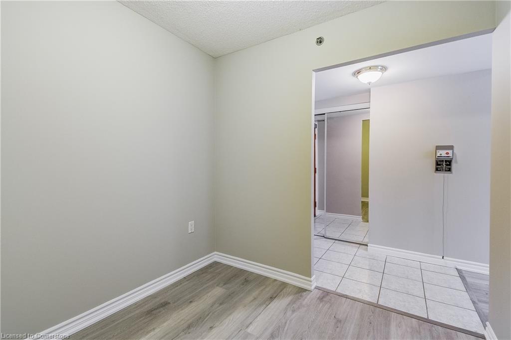 1208-100 Burloak Drive Property Photo 7
