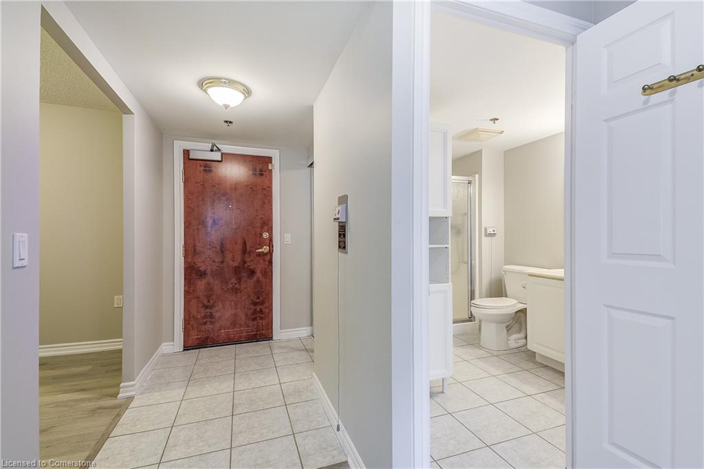 1208-100 Burloak Drive Property Photo 8