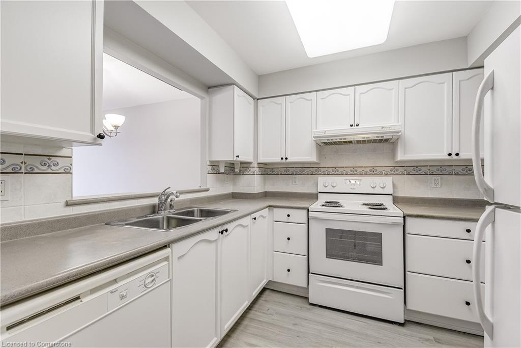 1208-100 Burloak Drive Property Photo 12