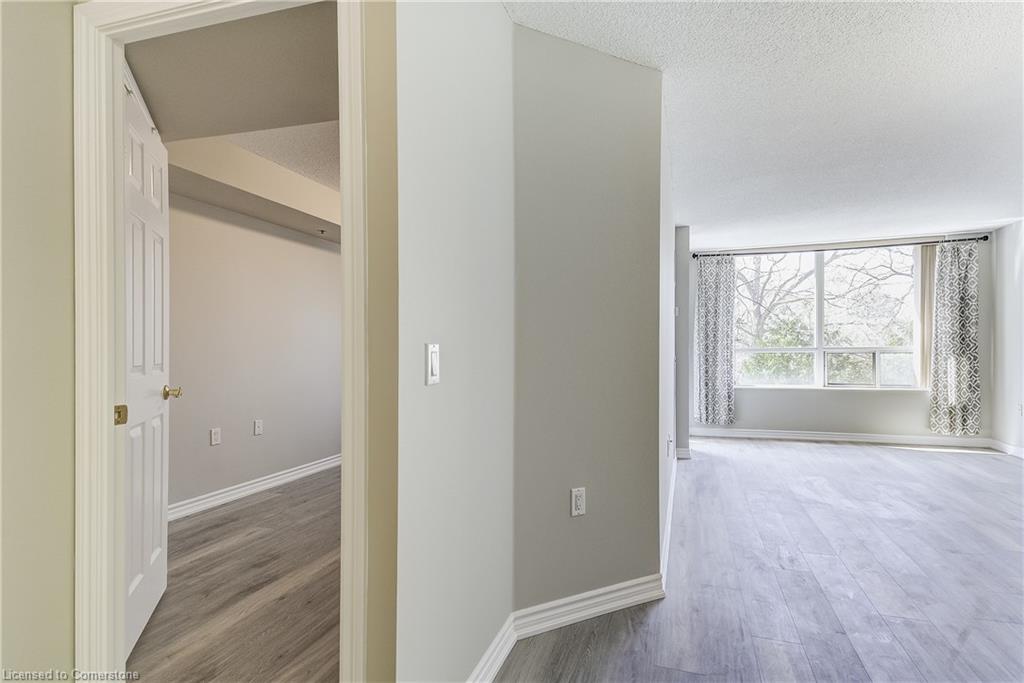 1208-100 Burloak Drive Property Photo 27