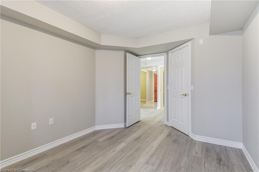 1208-100 Burloak Drive Property Photo 31