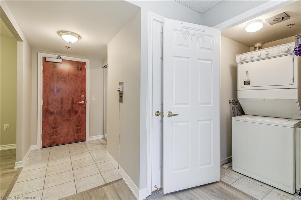 1208-100 Burloak Drive Property Photo 34