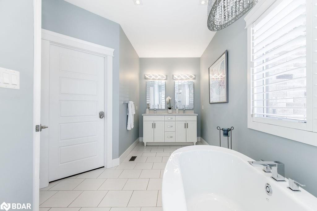 25 Mennill Drive Property Photo 19